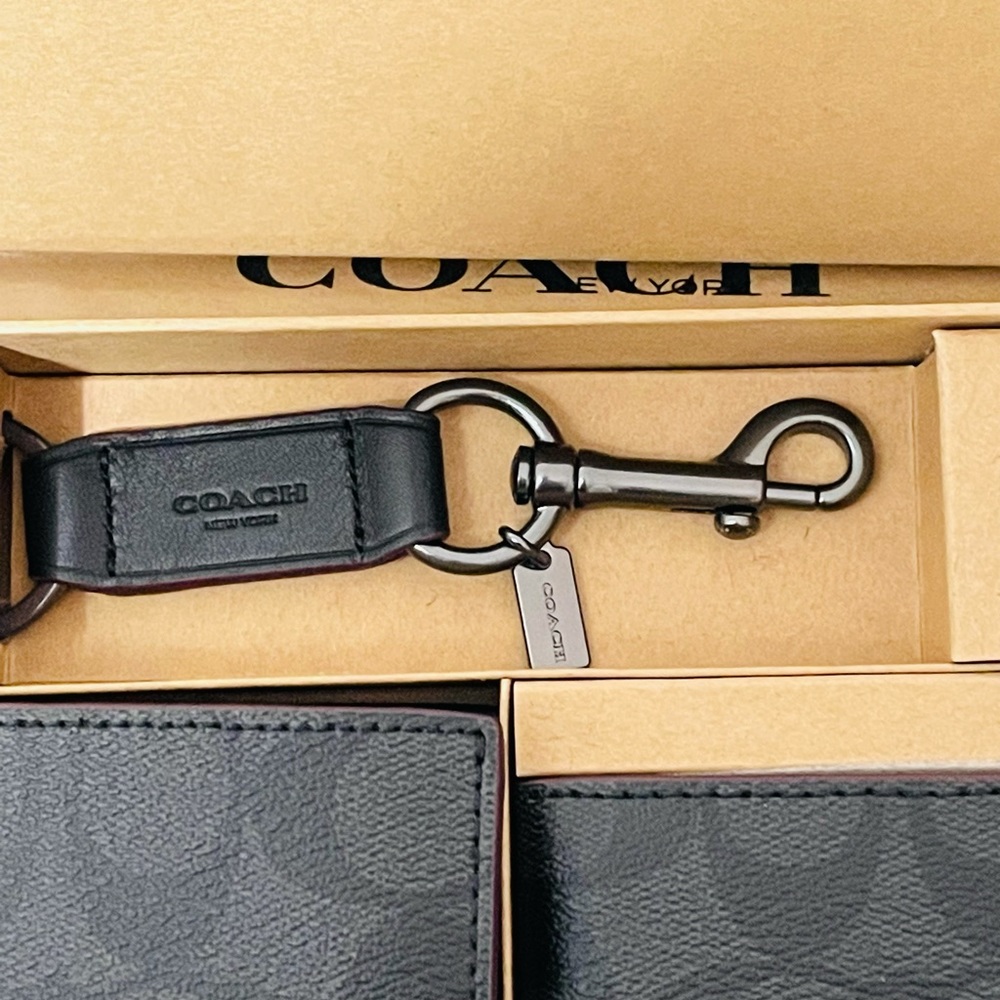 NWT Coach Boxed 3 in 1 Wallet Gift Set in Signature Canvas Black - Picture 3 of 9